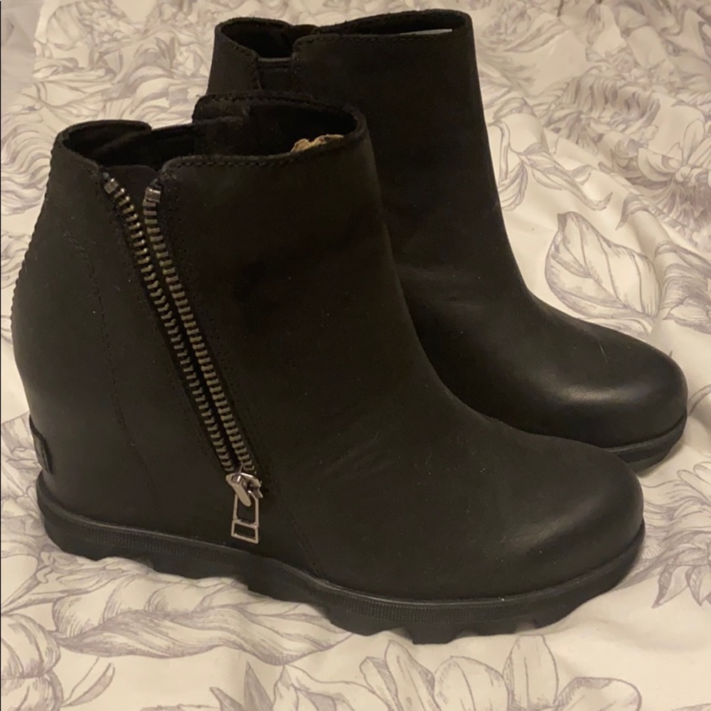 Sorel zip boots 7.5